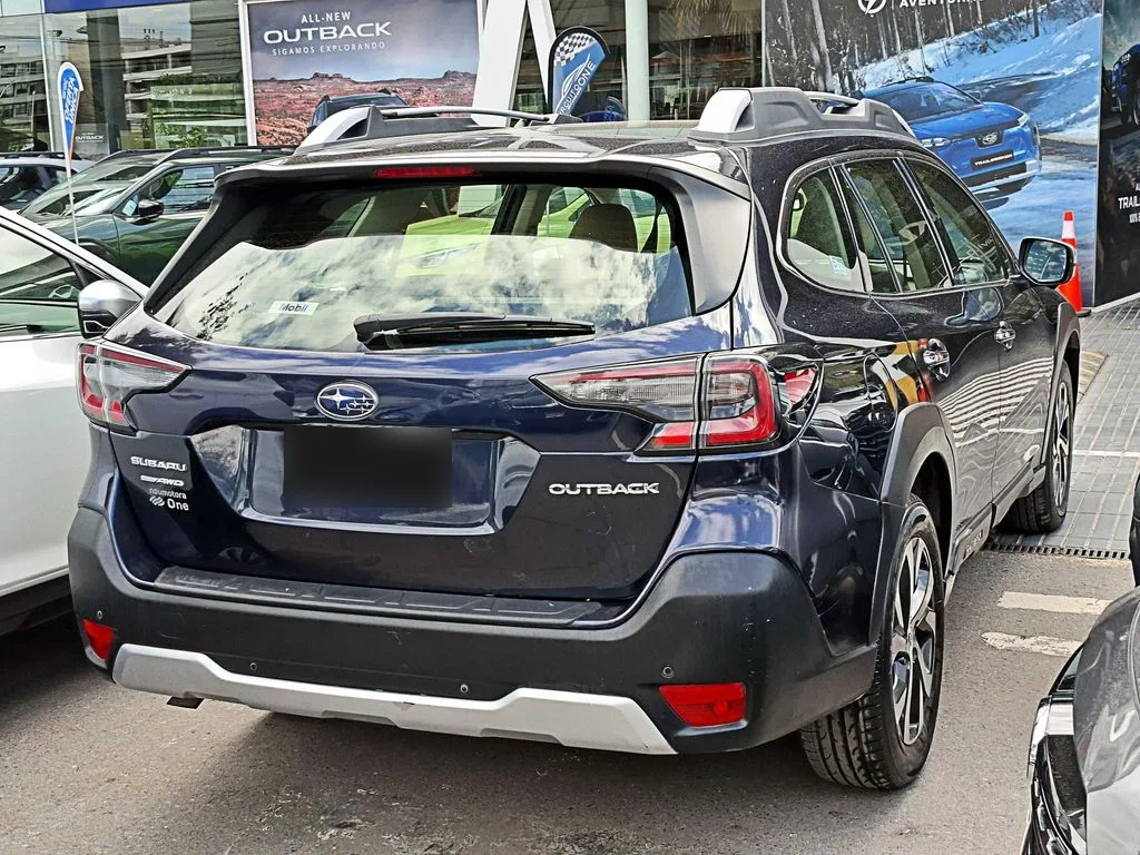 Subaru Outback 4x4 2.5 At año 2021