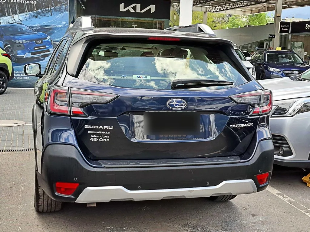 Subaru Outback 4x4 2.5 At año 2021