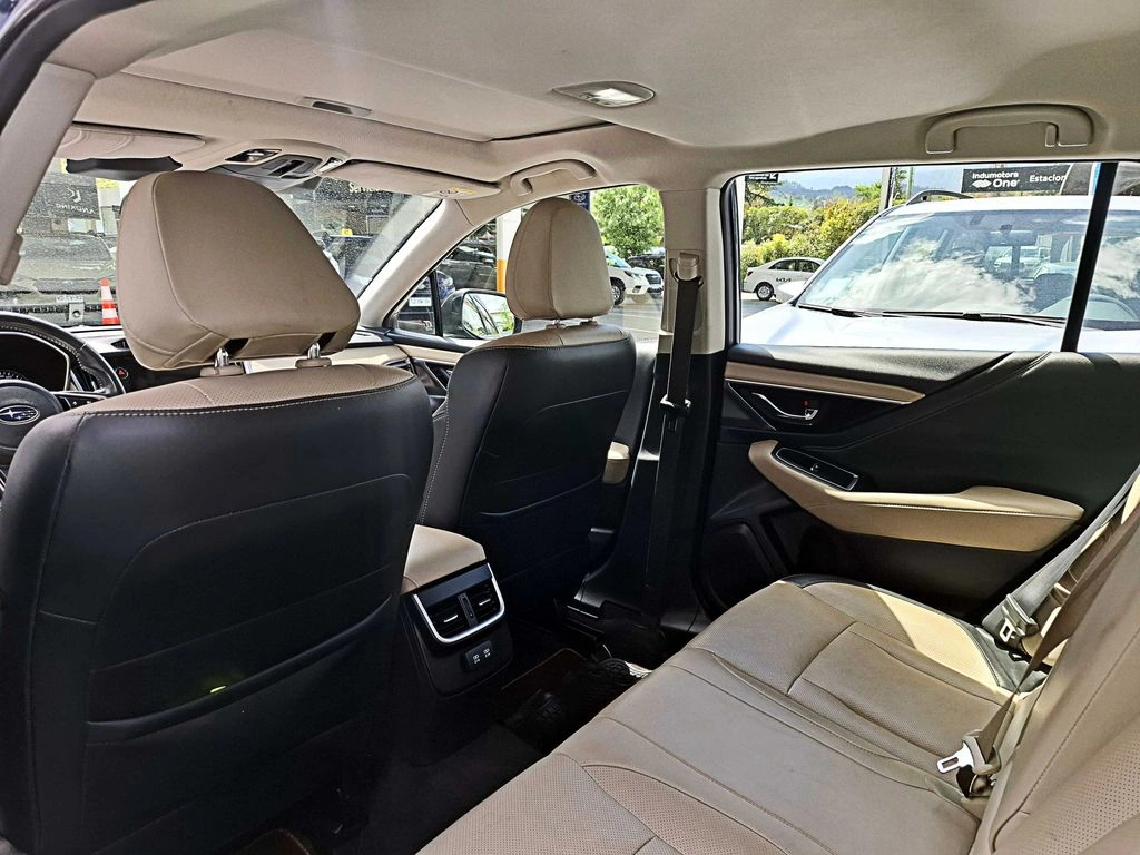 Subaru Outback 4x4 2.5 At año 2021