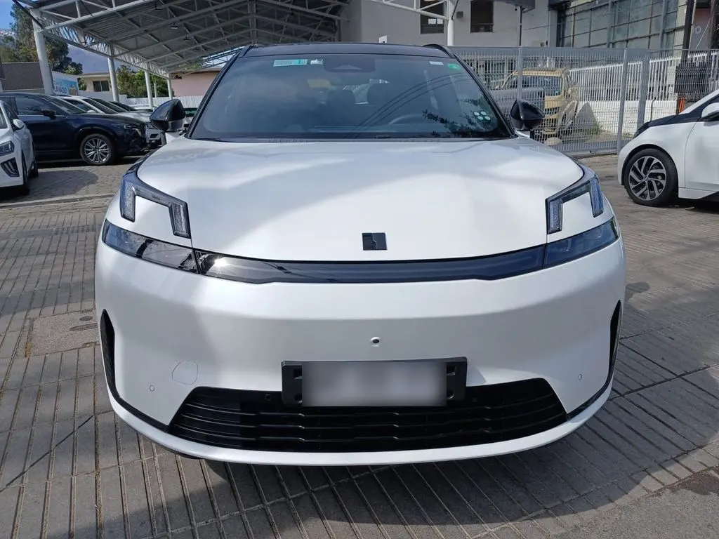 Lynk&Co 08 08 Pro 1.5t Hibrido año 2027