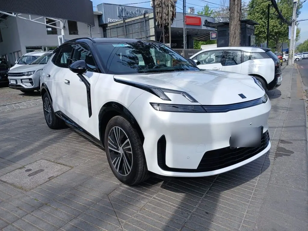Lynk&Co 08 08 Pro 1.5t Hibrido año 2027