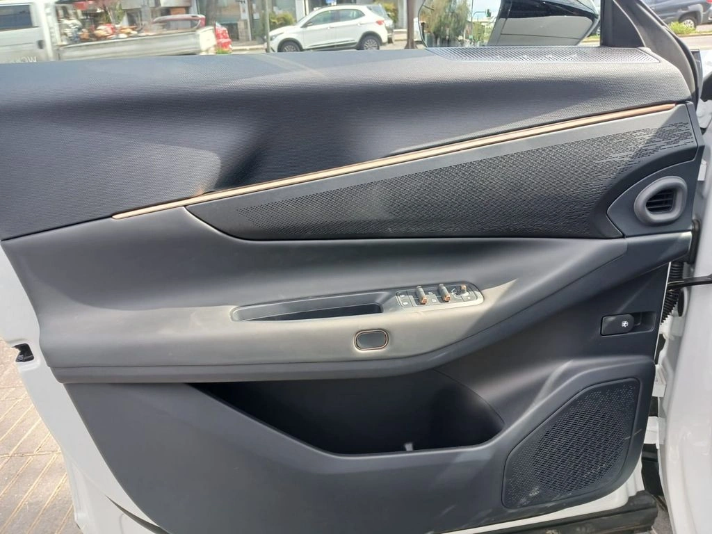 Lynk&Co 08 08 Pro 1.5t Hibrido año 2027