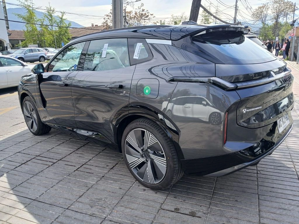 Lynk&Co 08 08 Halo 1.5t Hibrido año 2027