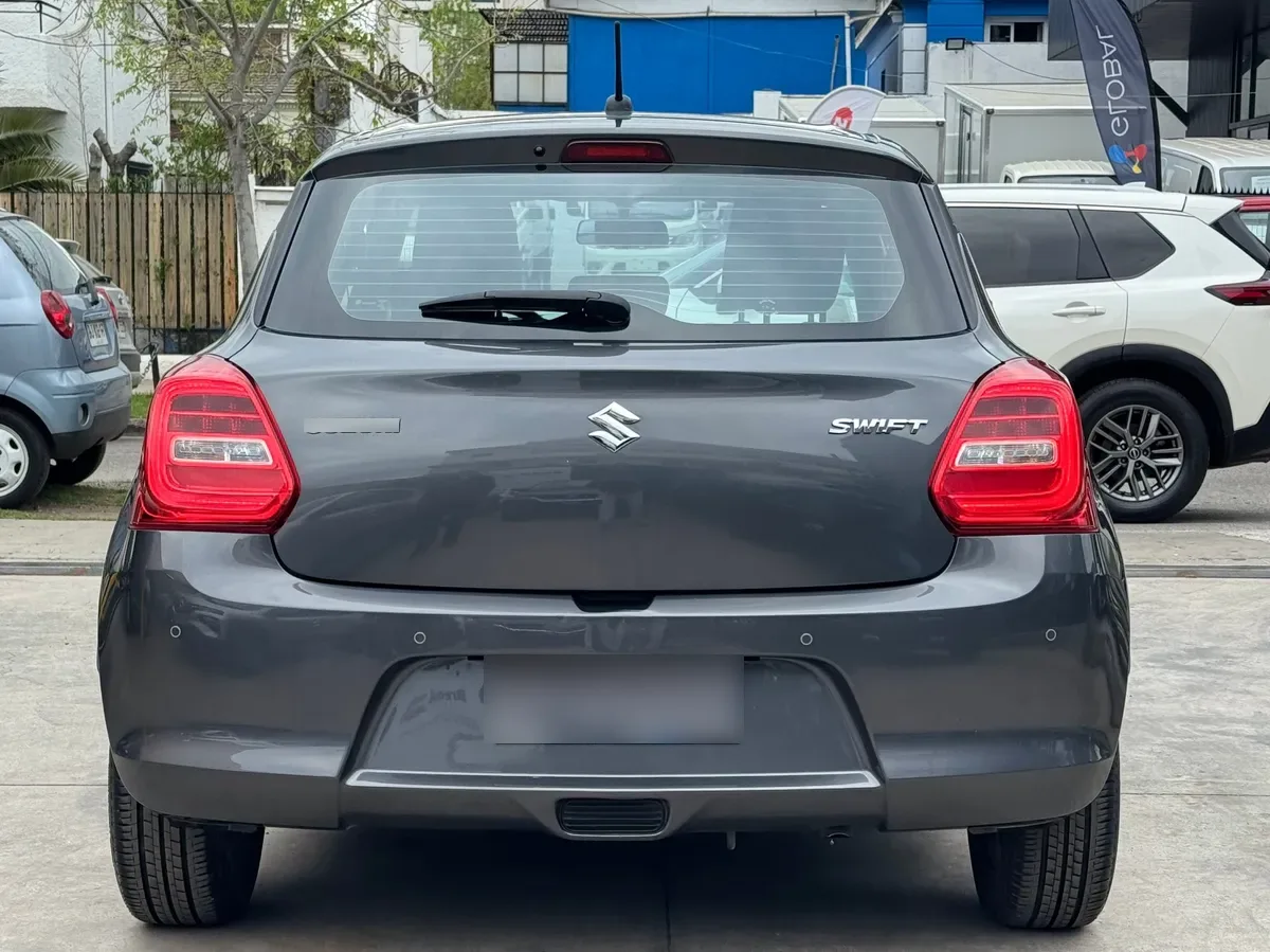 SUZUKI SWIFT  año 2025