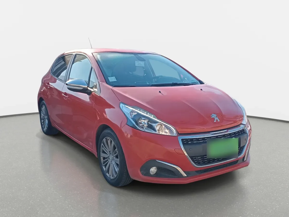 Peugeot 208 1.2 Signature Puretech 4x2 82 Mt5 5p año 2020