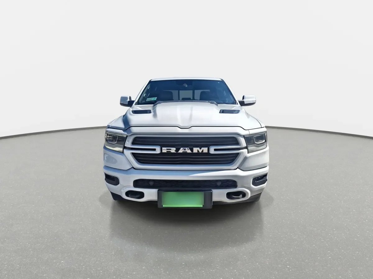 Ram 1500 5.7 Laramie Sport 4x4 At 4p año 2022