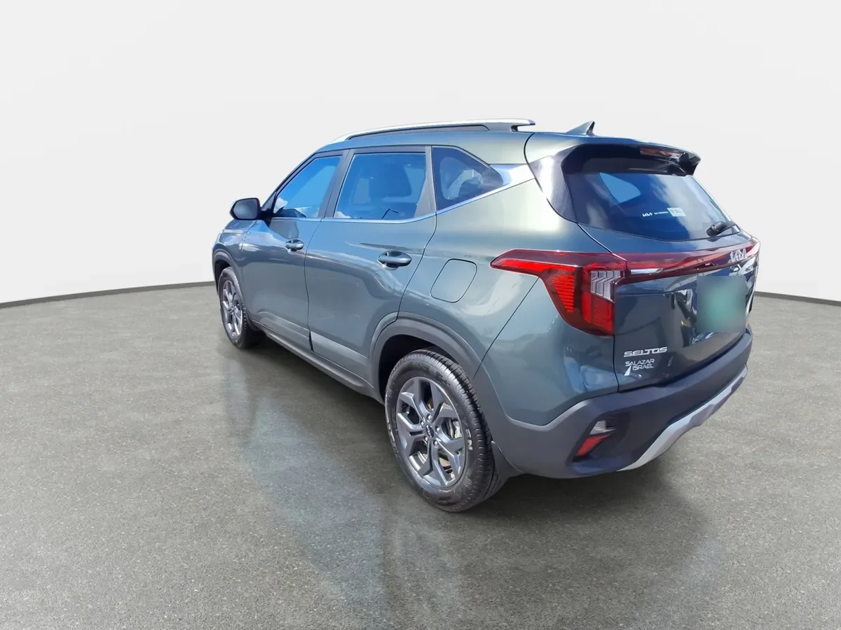 Kia Seltos 1.5 Ex 4x2 6mt 5p año 2025