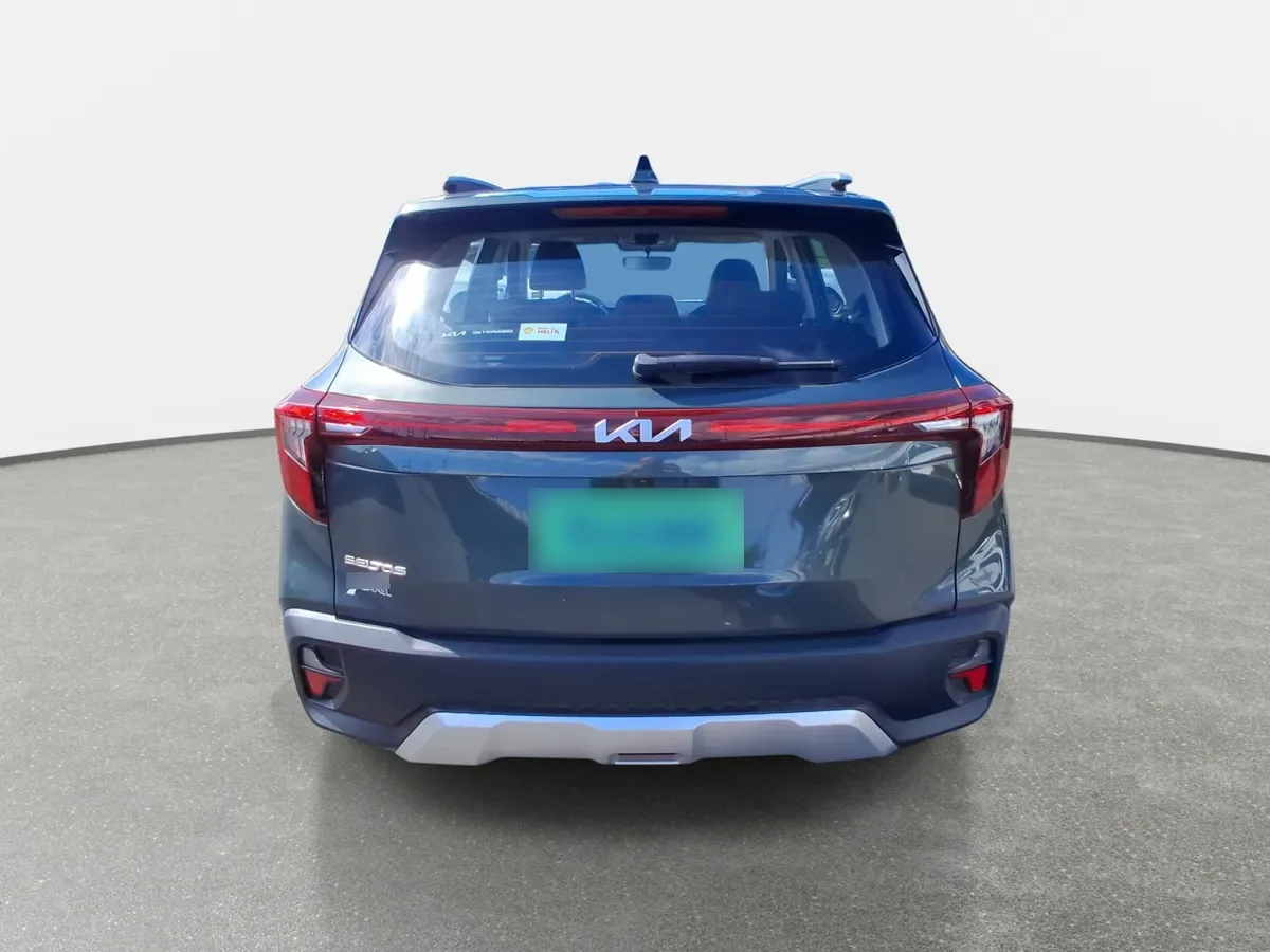 Kia Seltos 1.5 Ex 4x2 6mt 5p año 2025