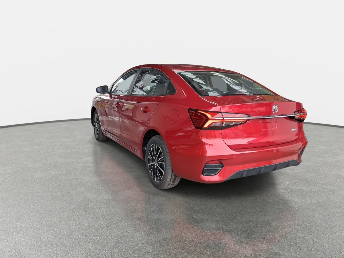 MG 5 1.5 Com 4x2 Mt 4p año 2026