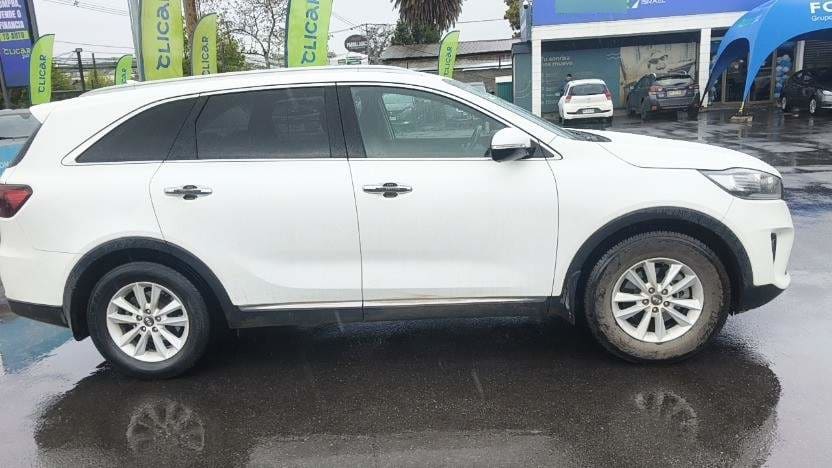 Kia Sorento 2.4 Ex 2wd Mt 5p año 2019