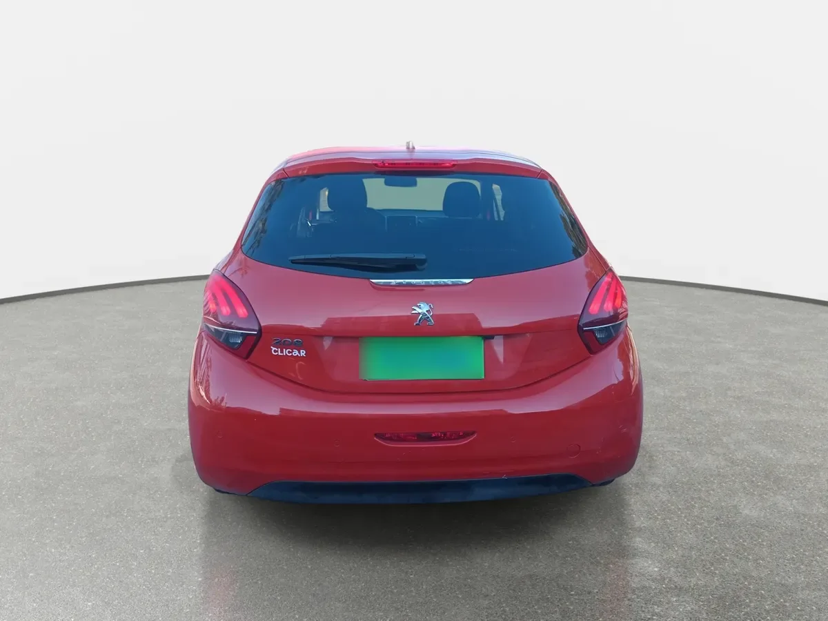 Peugeot 208 1.2 Signature Puretech 4x2 82 Mt5 5p año 2020