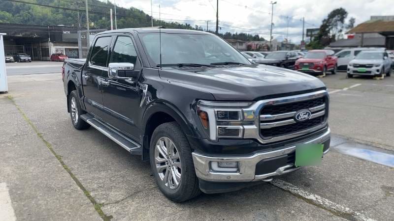Ford F-150 5.0 Lariat Luxury Cc Dob. Cab. 4x4 At 4p año 2025