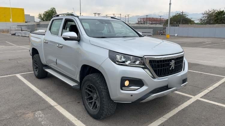Peugeot Landtrek 2.2 Action4 Bluehdi Diesel 4x4 180hp At 4p año 2024