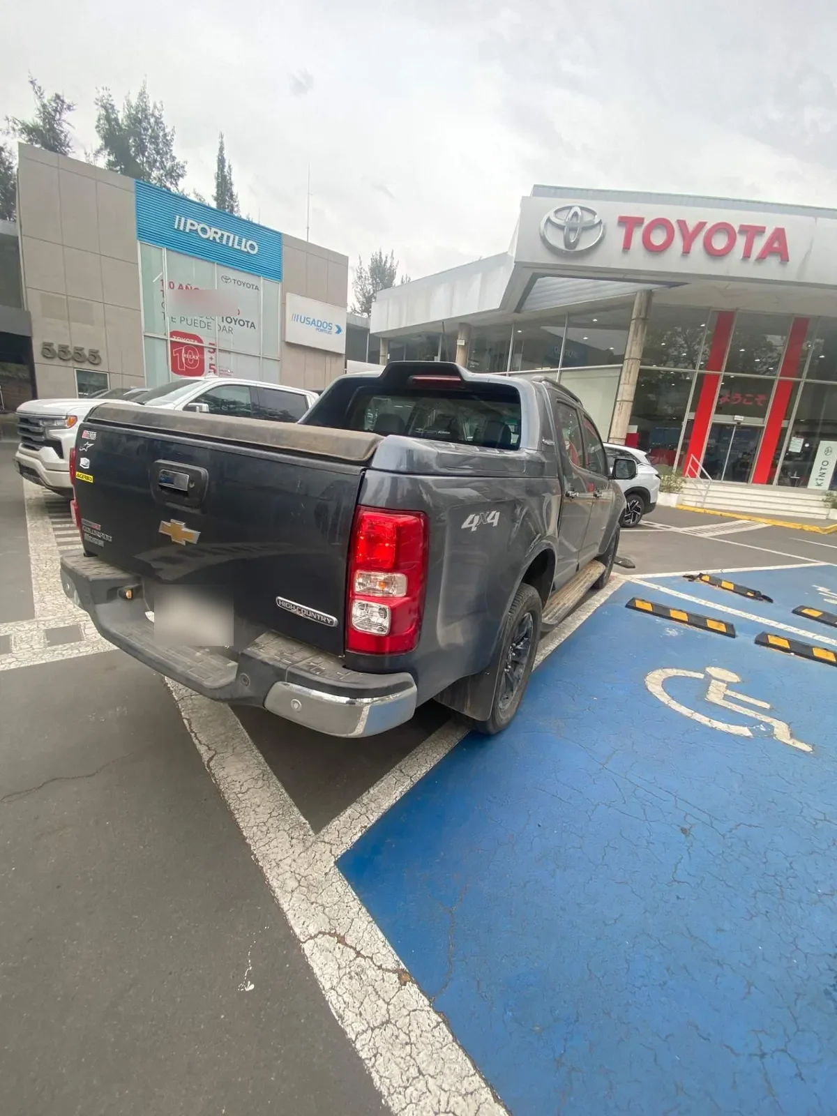 Chevrolet Colorado 2.8 Ctdi 4x4 Hc At 4p año 2023