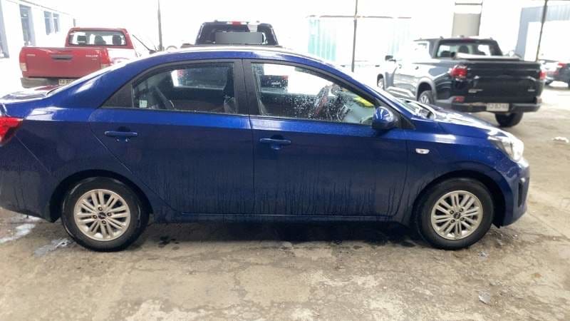 Kia Soluto 1.4 Lx 4x2 E6 Mt 4p año 2025