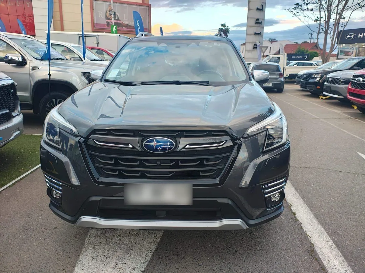 Subaru Forester 2.5i Limited Eyesight Gardx Awd At 5p año 2024