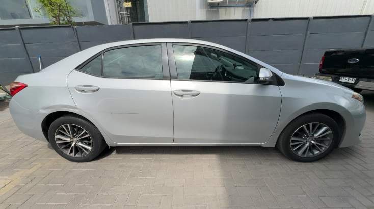 Toyota Corolla 1.8 Gl 4x2 Mt 4p año 2017
