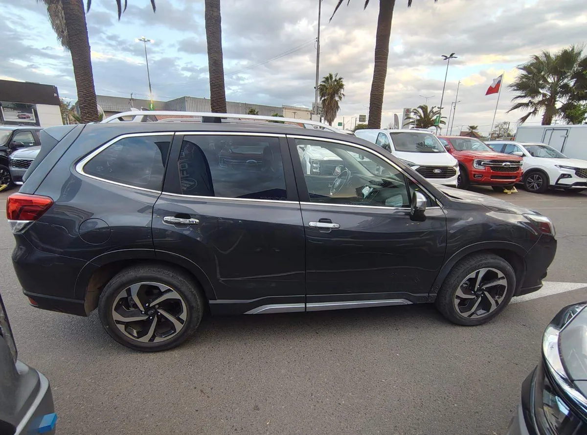 Subaru Forester 2.5i Limited Eyesight Gardx Awd At 5p año 2024