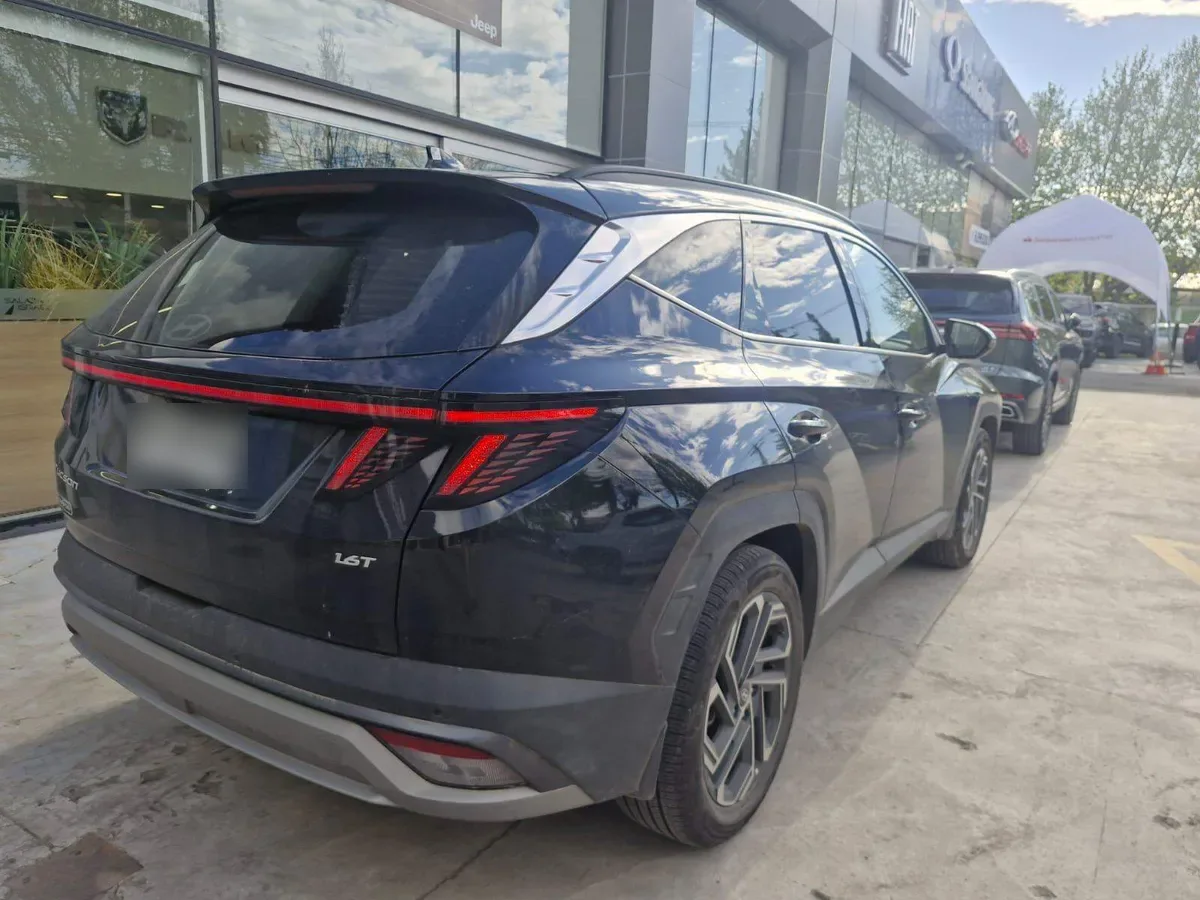 Hyundai Tucson 1.6 Nx4 Design Fl 2wd At 5p año 2025
