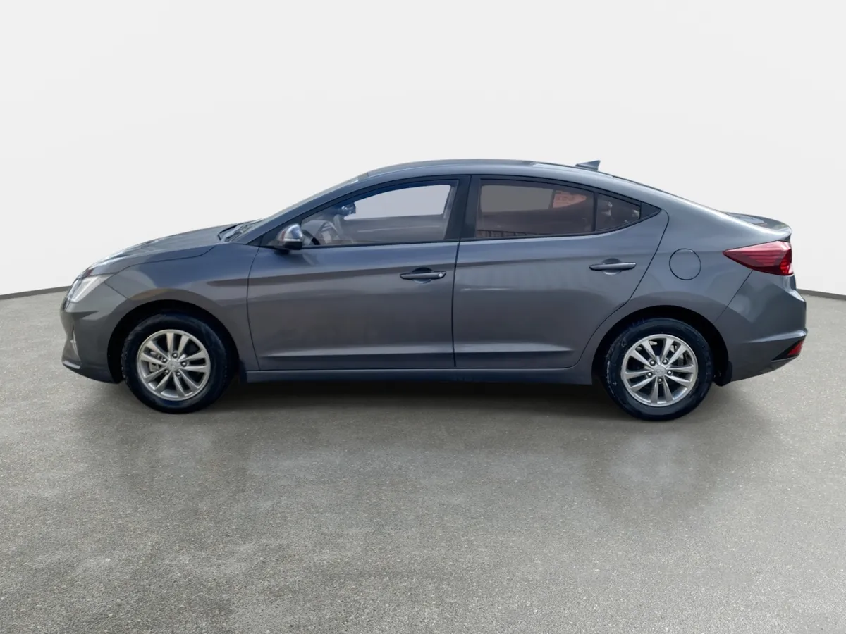 Hyundai Elantra 1.6 Value Fl 4x2 Mt 4p año 2021