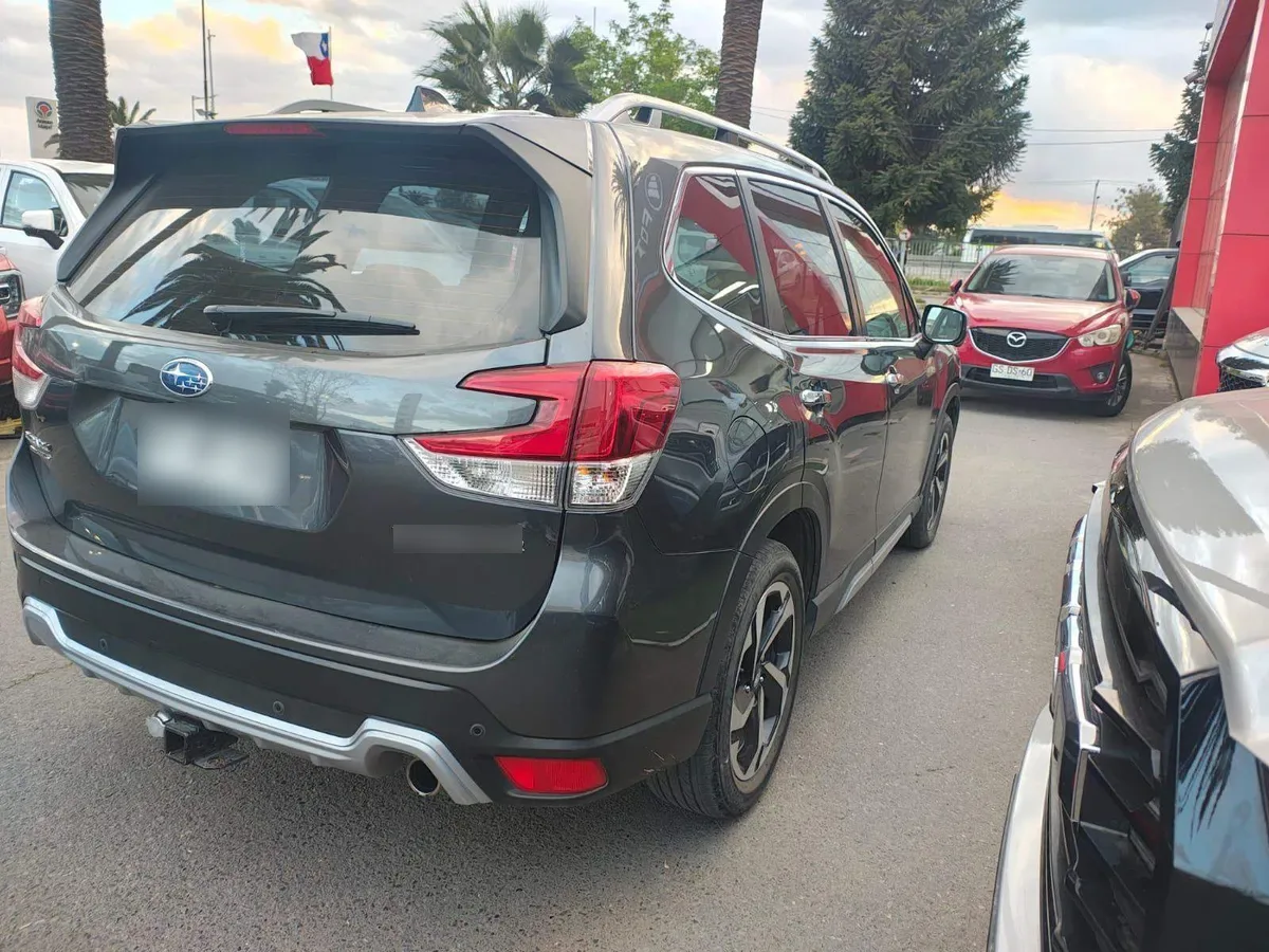 Subaru Forester 2.5i Limited Eyesight Gardx Awd At 5p año 2024