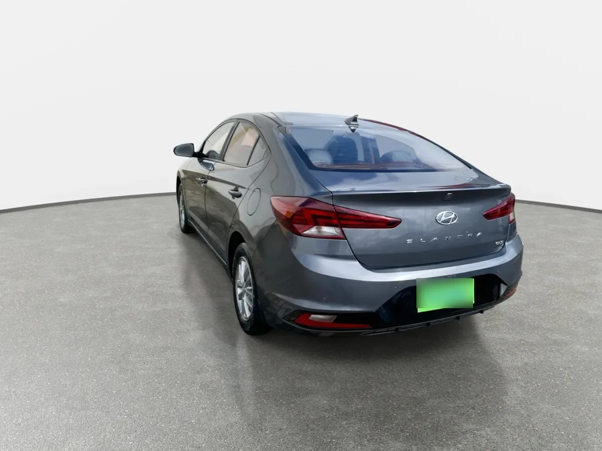Hyundai Elantra 1.6 Value Fl 4x2 Mt 4p año 2021