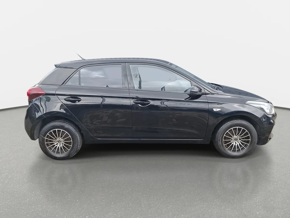Hyundai I20 1.4 Gl Active 4x2 Hb Mt 5p año 2021