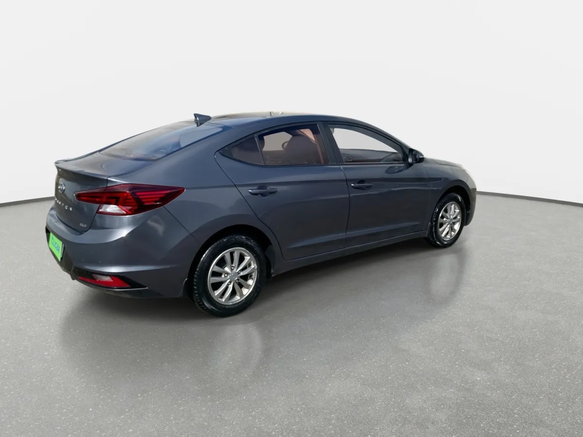 Hyundai Elantra 1.6 Value Fl 4x2 Mt 4p año 2021