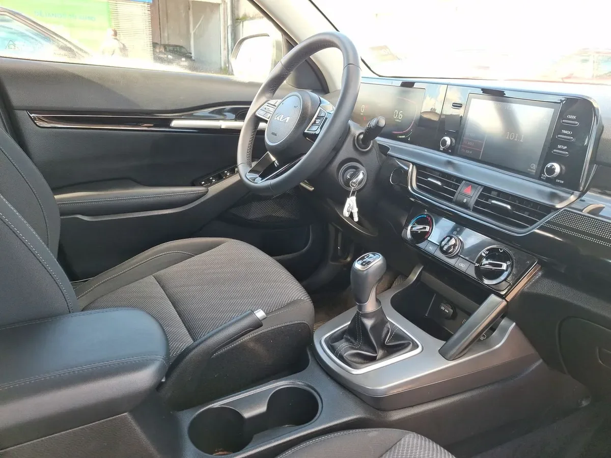 Kia Seltos 1.5 Ex 4x2 6mt 5p año 2025