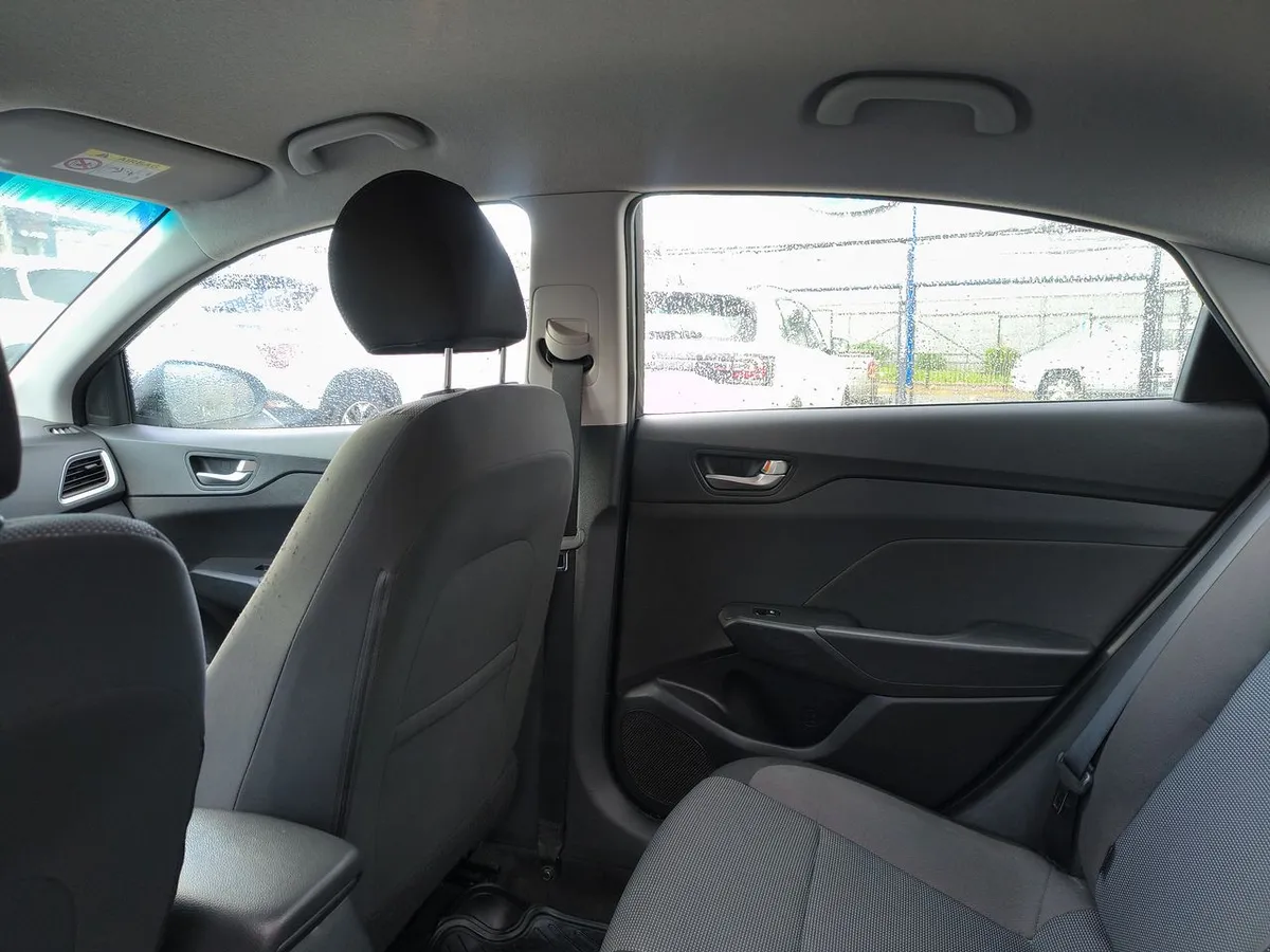 Hyundai Accent 1.4 Hci Value 4x2 Mt 4p año 2021