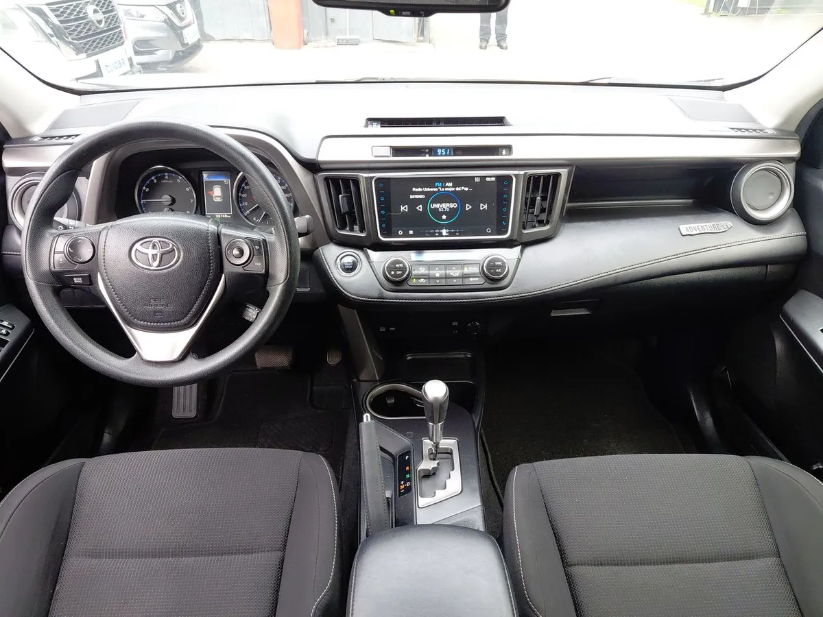 Toyota Rav 4 2.0 Adventure 4x2 Super Lujo At 5p año 2019