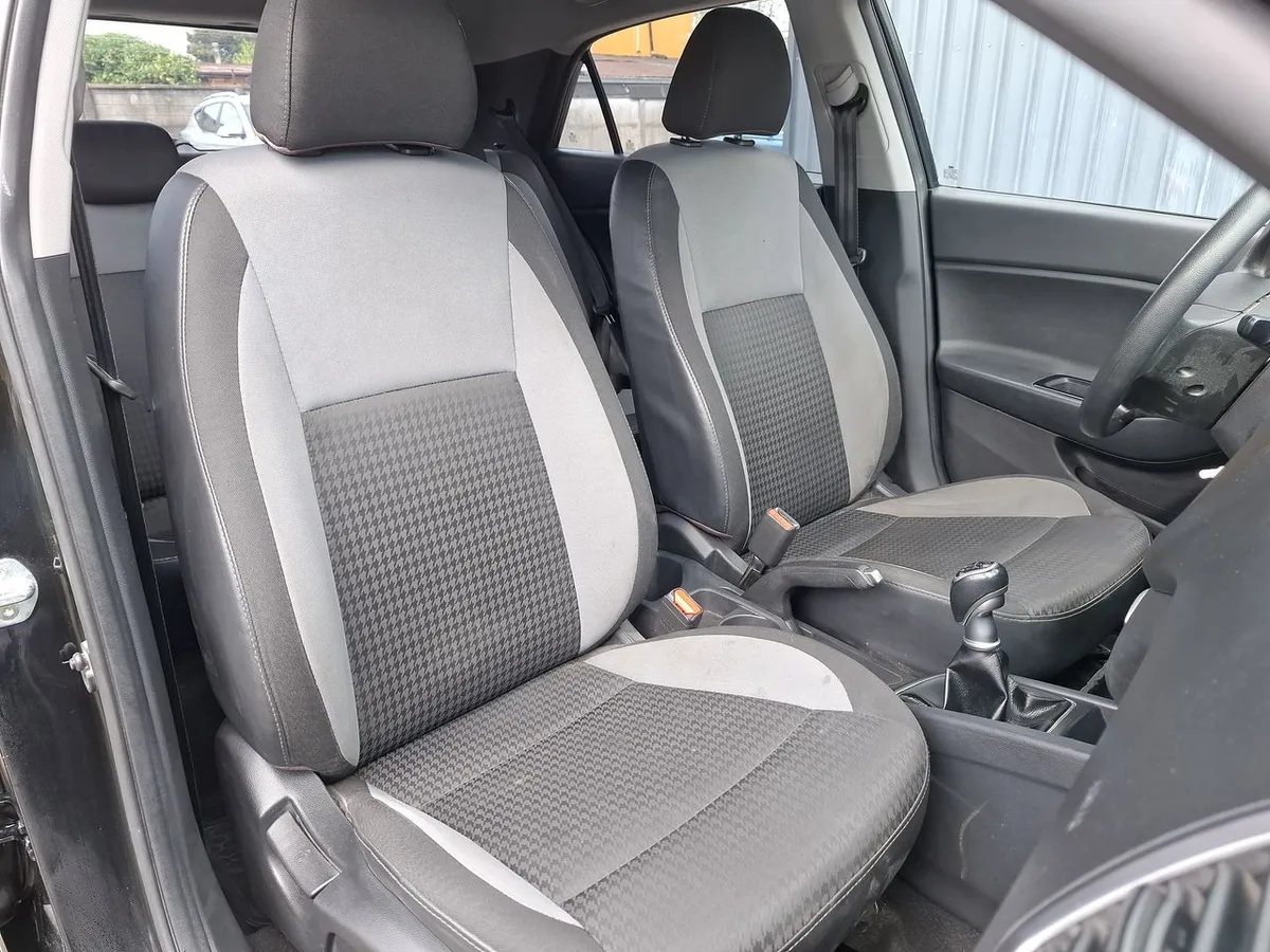 Hyundai I20 1.4 Gl Active 4x2 Hb Mt 5p año 2021