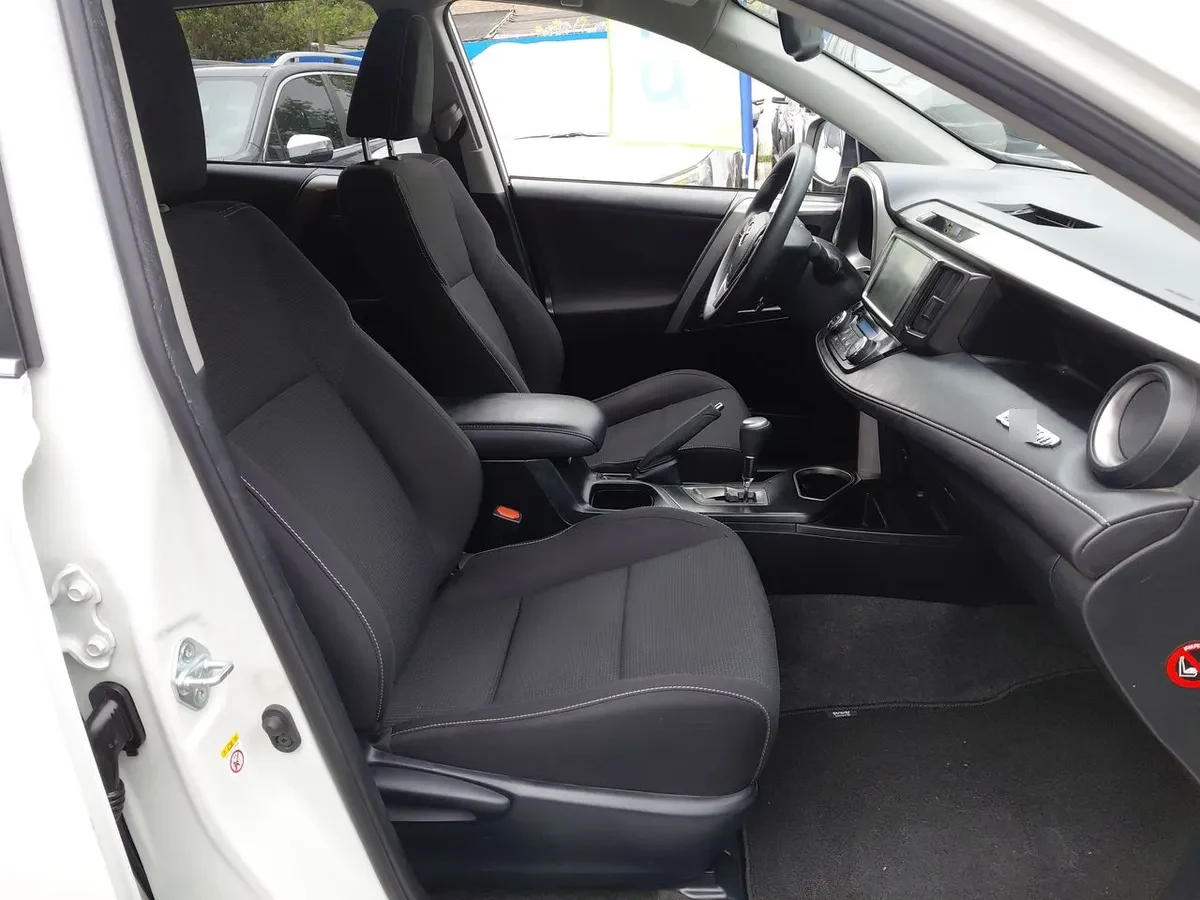 Toyota Rav 4 2.0 Adventure 4x2 Super Lujo At 5p año 2019