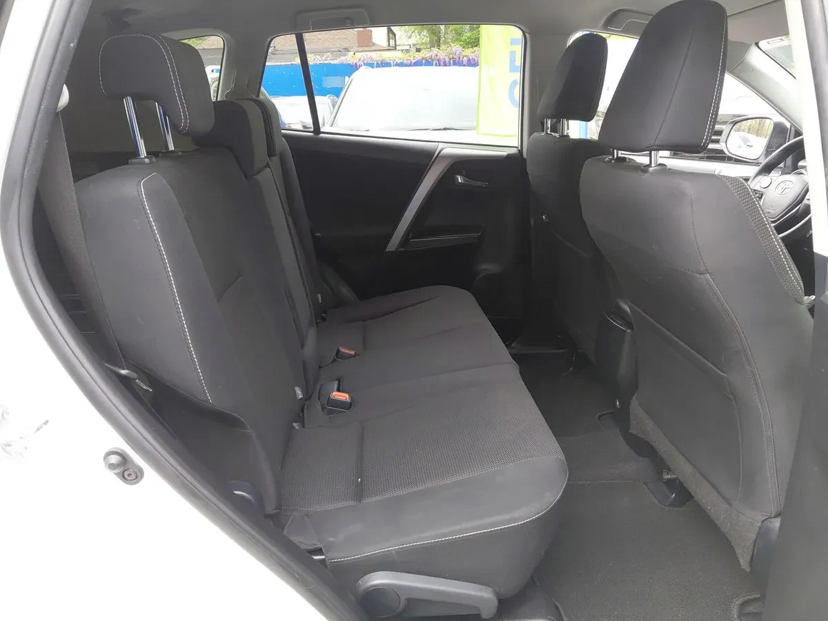 Toyota Rav 4 2.0 Adventure 4x2 Super Lujo At 5p año 2019