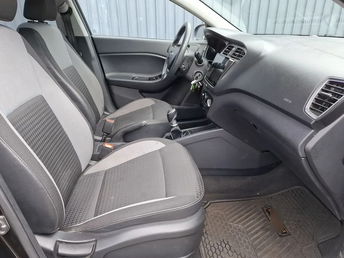 Hyundai I20 1.4 Gl Active 4x2 Hb Mt 5p año 2021