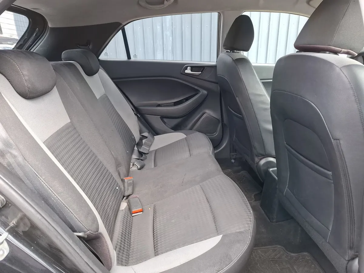 Hyundai I20 1.4 Gl Active 4x2 Hb Mt 5p año 2021
