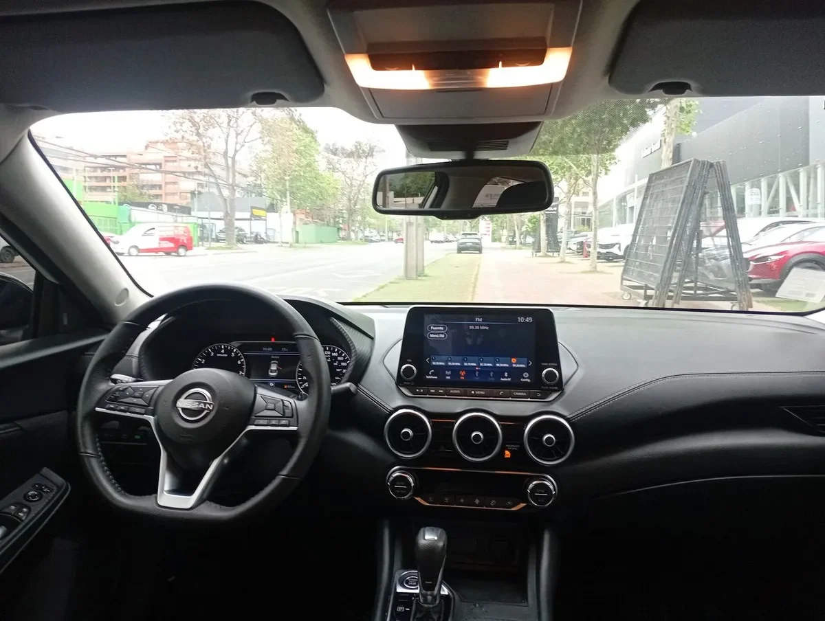Nissan Sentra 2.0 Advance 4x2 Cvt At 4p año 2025