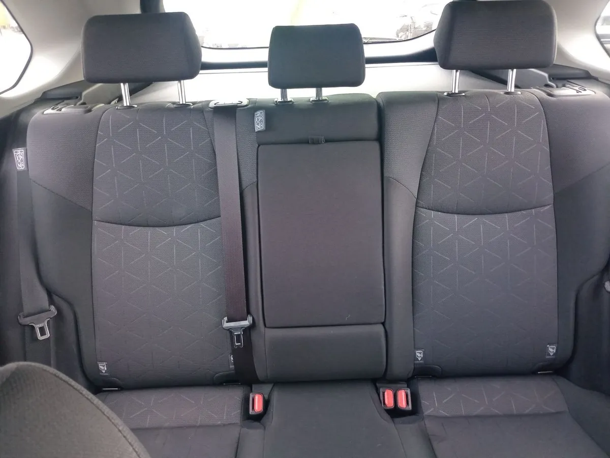 Toyota Rav 4 2.0 Xle 4x2 Cvt At 5p año 2020