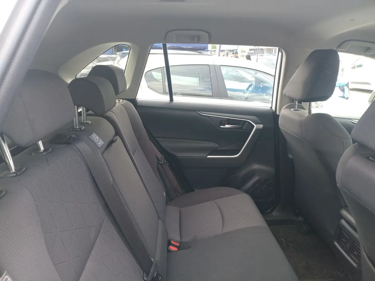 Toyota Rav 4 2.0 Xle 4x2 Cvt At 5p año 2020