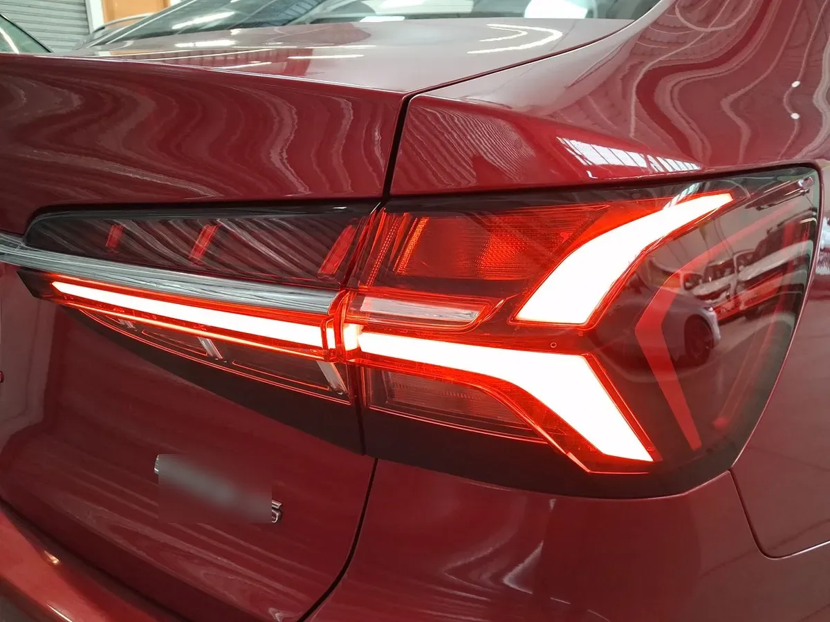 MG 5 1.5 Com 4x2 Mt 4p año 2026