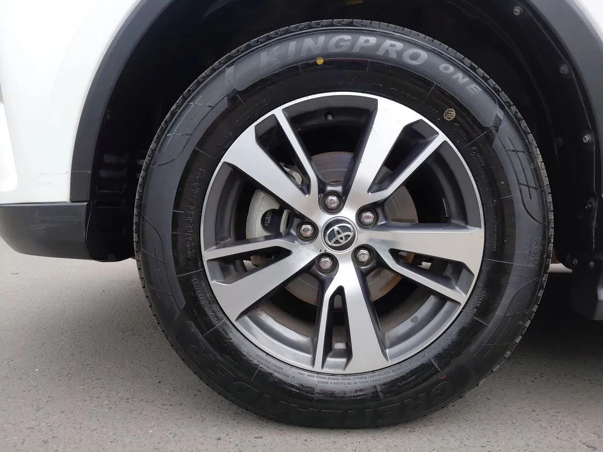 Toyota Rav 4 2.0 Adventure 4x2 Super Lujo At 5p año 2019