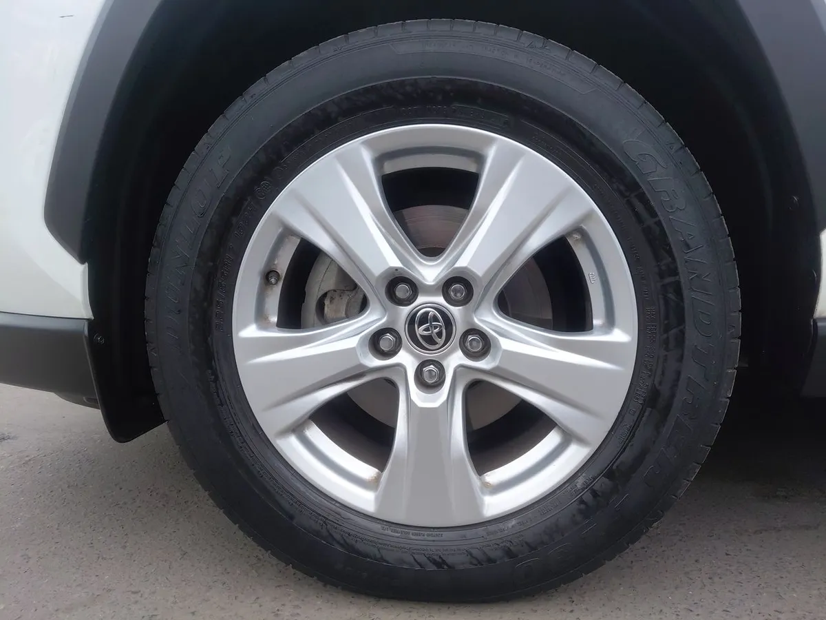Toyota Rav 4 2.0 Le 4x2 Cvt At 5p año 2022