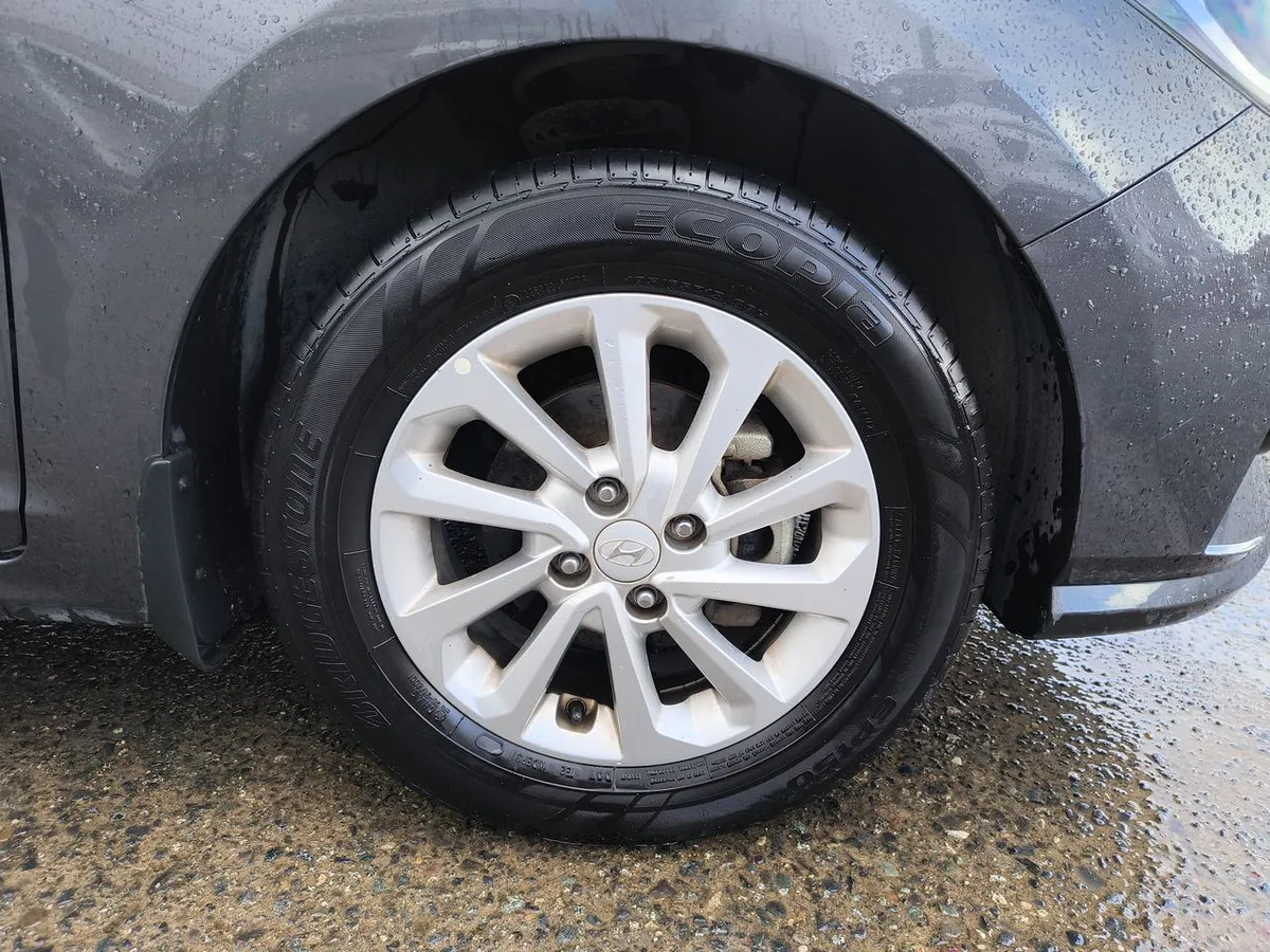 Hyundai Accent 1.4 Hci Value 4x2 Mt 4p año 2021