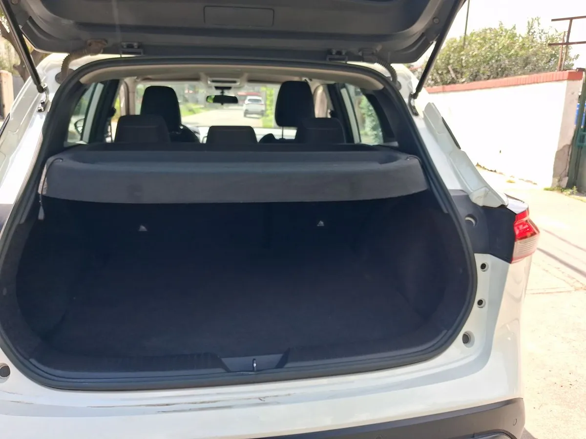 Nissan Qashqai 1.3t Sense 2wd Mt 5p año 2023