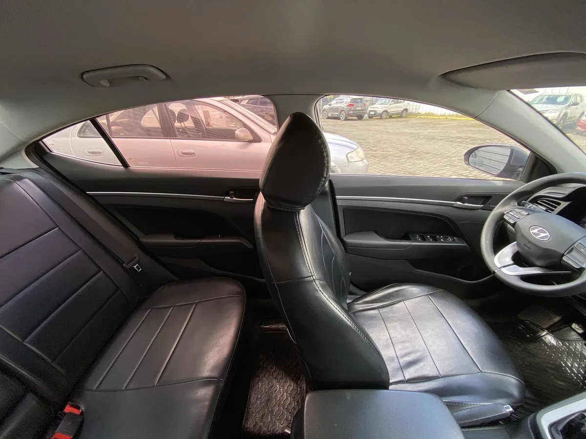 Hyundai Elantra 1.6 Value Fl 4x2 Mt 4p año 2021