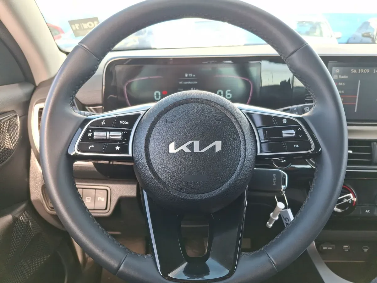 Kia Seltos 1.5 Ex 4x2 6mt 5p año 2025