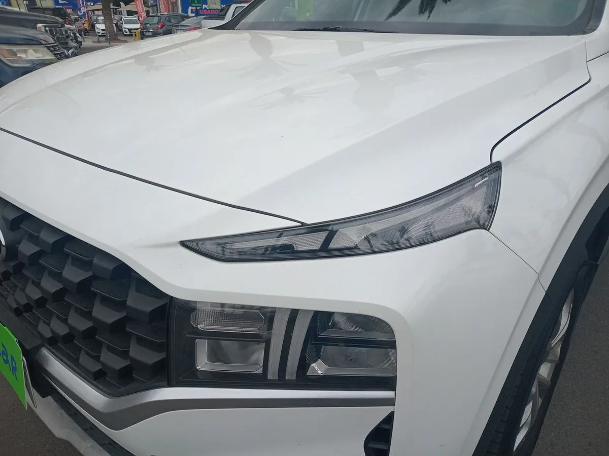Hyundai Santa Fe 2.5 Plus Fl 2wd At 5p año 2023