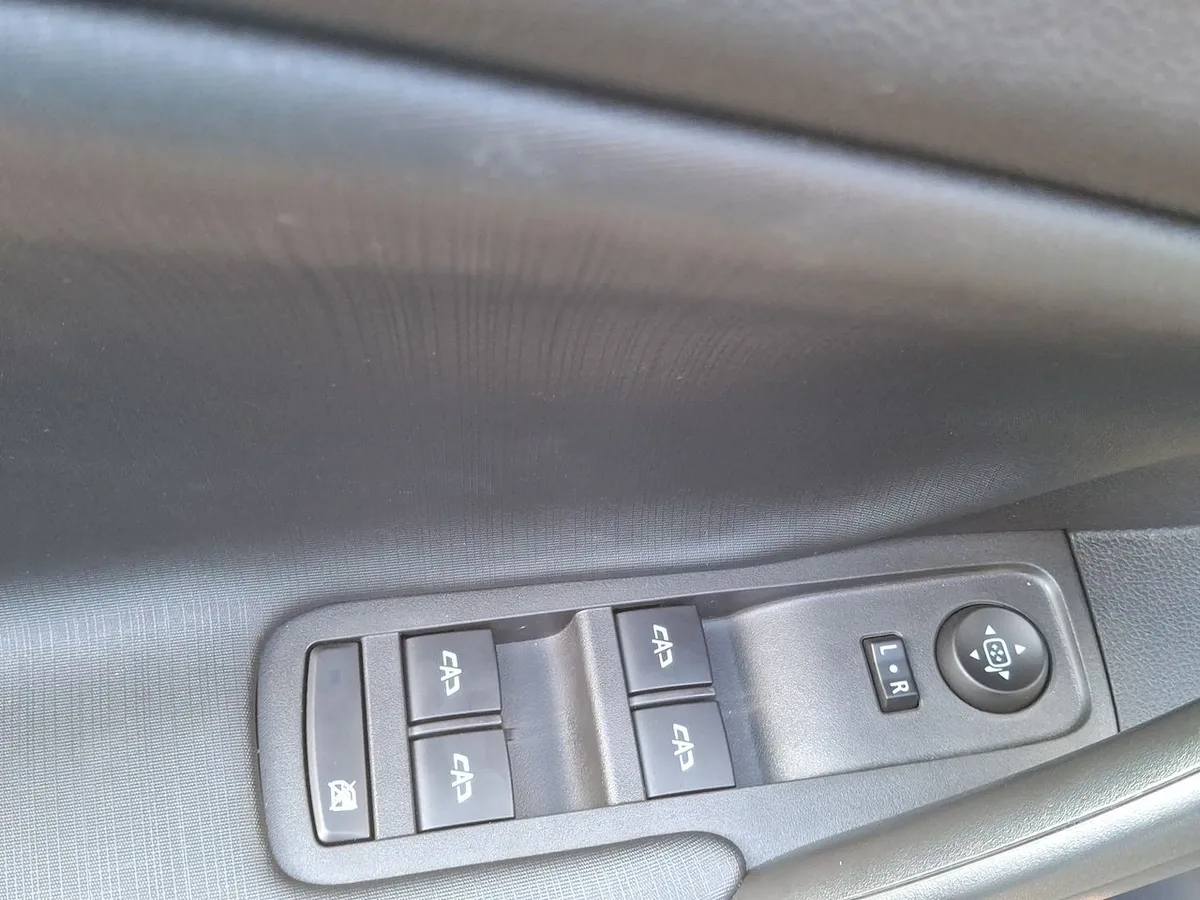 Chevrolet Tracker 1.2t Ltz T 4x2 At 5p año 2026