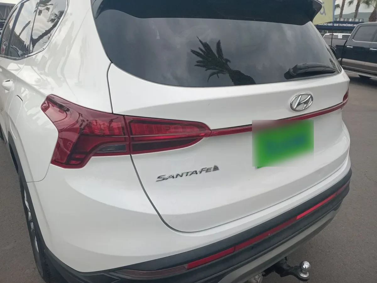 Hyundai Santa Fe 2.5 Plus Fl 2wd At 5p año 2023