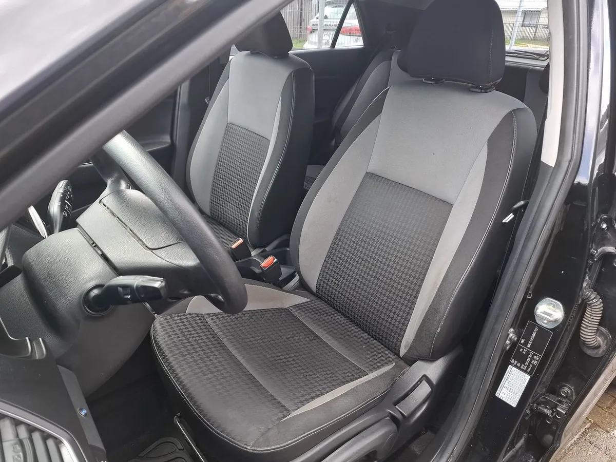 Hyundai I20 1.4 Gl Active 4x2 Hb Mt 5p año 2021